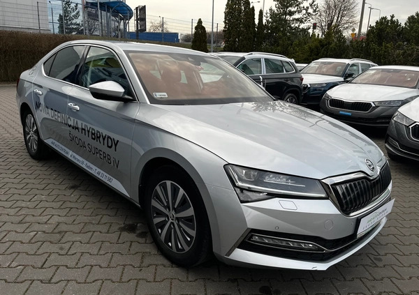 Skoda Superb cena 128900 przebieg: 60000, rok produkcji 2021 z Dynów małe 781